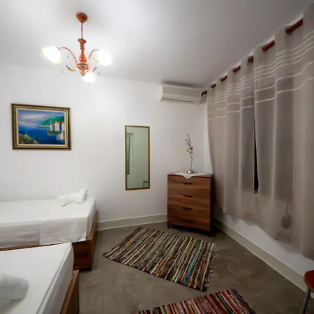 Sinojmeri Girocastrum Вилла *