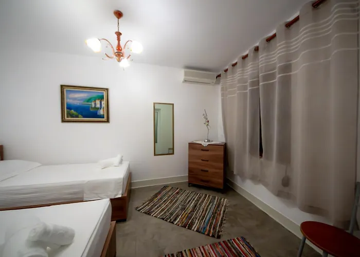 Sinojmeri Girocastrum Villa *