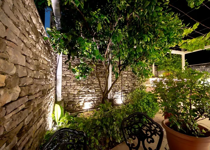 Sinojmeri Girocastrum Villa *