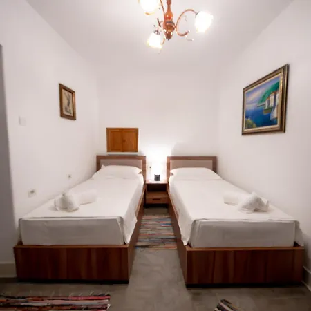 Sinojmeri Girocastrum Villa