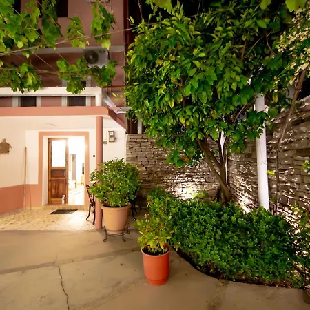 Sinojmeri Girocastrum Villa *
