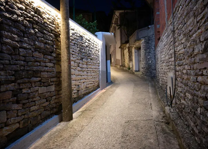 Sinojmeri Girocastrum * Gjirokastër
